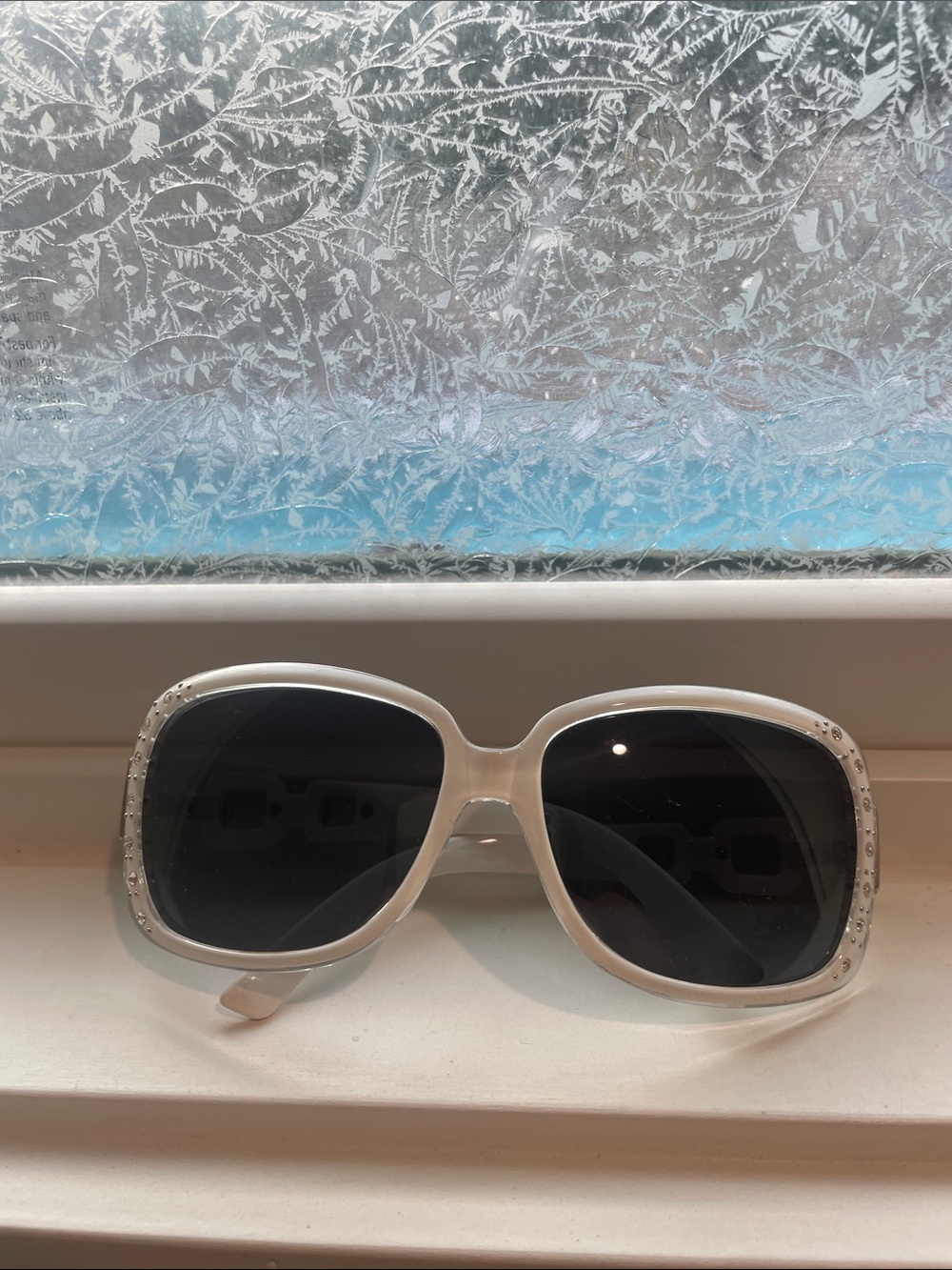 Women's White Oversized Gem-Trim Sunglasses - Y2K Style